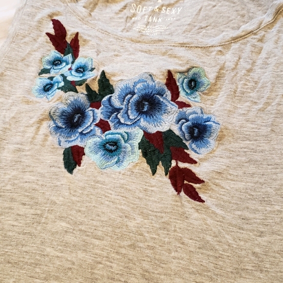 AE Soft & Sexy Tank - Picture 2 of 3